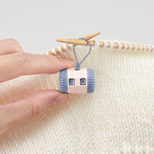 Load image into Gallery viewer, Clover barrel-style row counters - two options