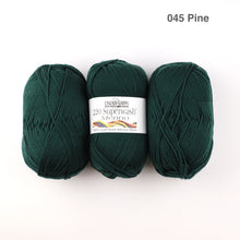 Load image into Gallery viewer, Cascade 220 Superwash Merino