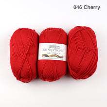 Load image into Gallery viewer, Cascade 220 Superwash Merino
