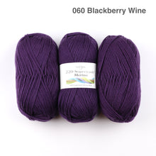 Load image into Gallery viewer, Cascade 220 Superwash Merino