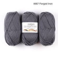 Load image into Gallery viewer, Cascade 220 Superwash Merino