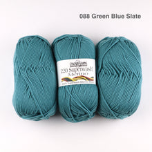 Load image into Gallery viewer, Cascade 220 Superwash Merino