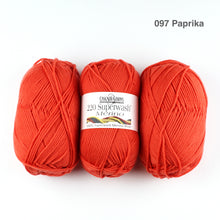 Load image into Gallery viewer, Cascade 220 Superwash Merino