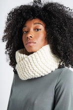 Load image into Gallery viewer, 8 Beginner &amp; Easy Knitting Patterns With Crazy Sexy Wool
